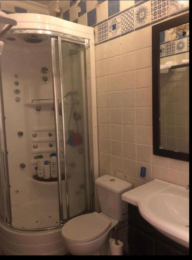 Apartamento En Pleno Centro De 3 3 Banos Privados Marchena (Seville)