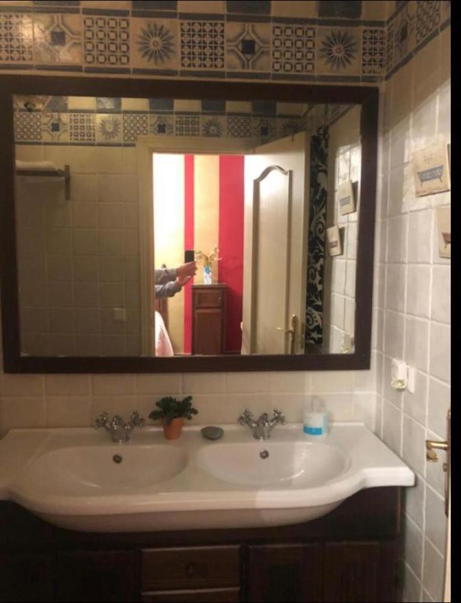 En Pleno Centro De 3 3 Banos Privados * Marchena (Seville)