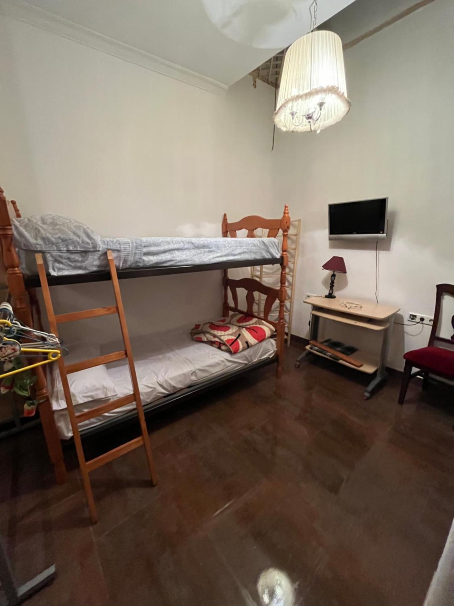 En Pleno Centro De 3 3 Banos Privados Marchena (Seville)
